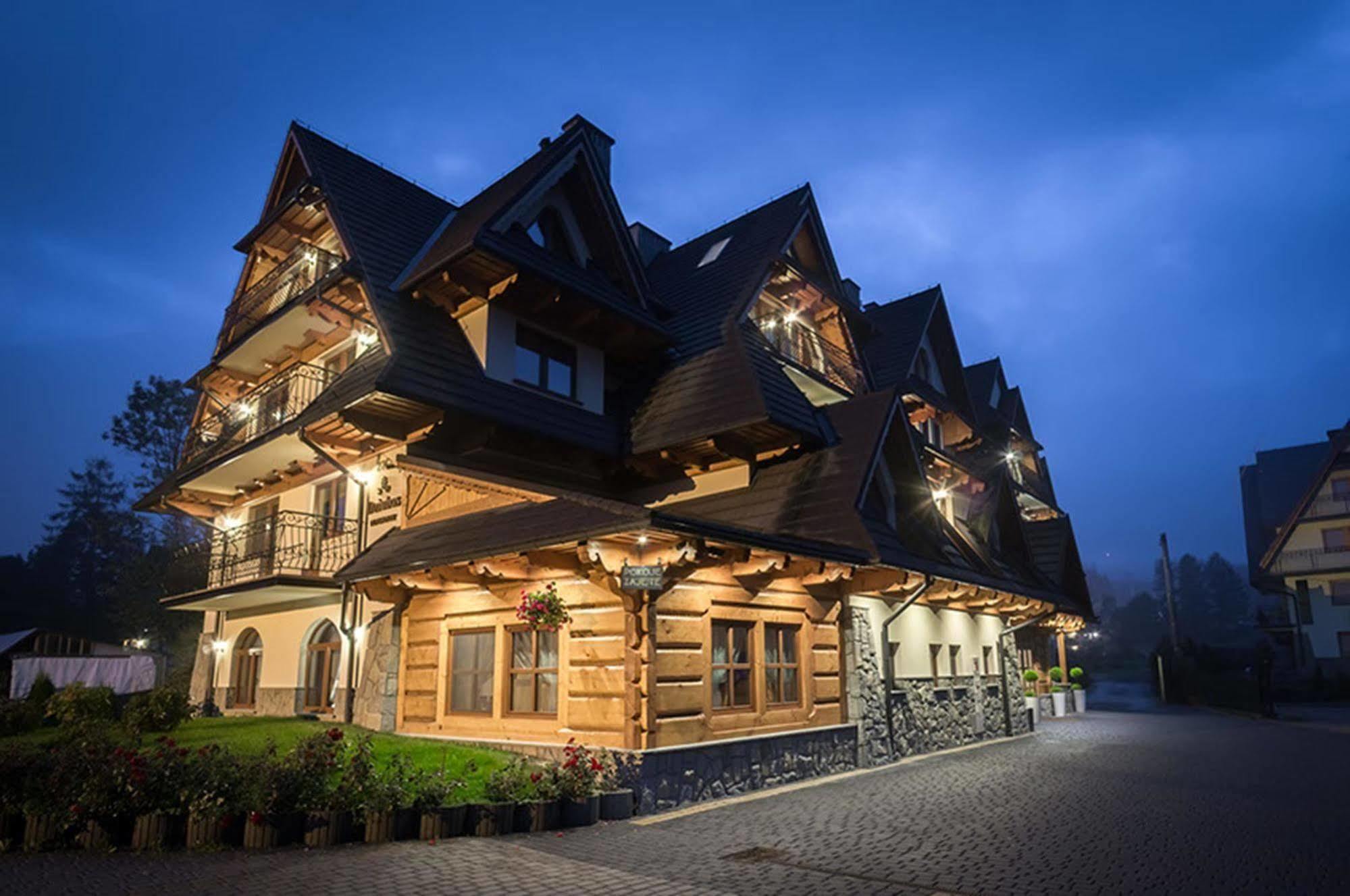 Pensjonat Dziubas: Ski & Thermal Spa Getaway Bialka Tatrzanska Exterior photo